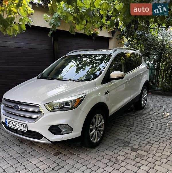 Внедорожник / Кроссовер Ford Escape 2016 в Днепре