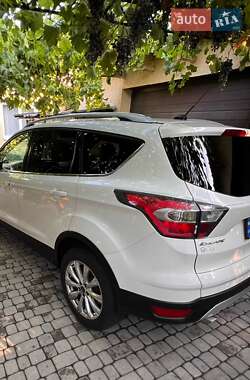 Внедорожник / Кроссовер Ford Escape 2016 в 