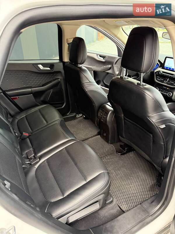 Позашляховик / Кросовер Ford Escape 2020 в Хмельницькому