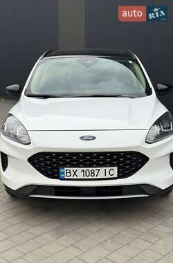 Внедорожник / Кроссовер Ford Escape 2020 в 