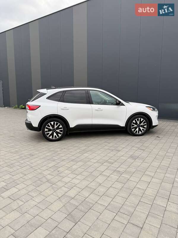 Внедорожник / Кроссовер Ford Escape 2020 в Хмельницком