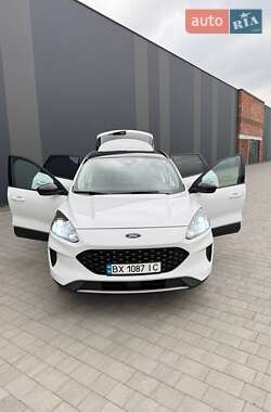 Внедорожник / Кроссовер Ford Escape 2020 в 