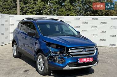 Внедорожник / Кроссовер Ford Escape 2017 в Луцке