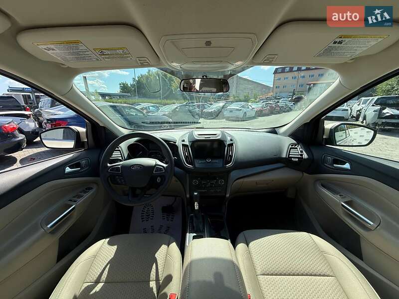 Внедорожник / Кроссовер Ford Escape 2017 в Луцке