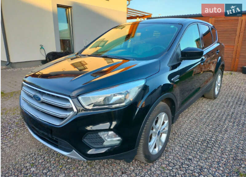 Внедорожник / Кроссовер Ford Escape 2016 в 