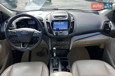 Внедорожник / Кроссовер Ford Escape 2016 в 