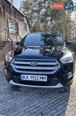 Внедорожник / Кроссовер Ford Escape 2017 в 