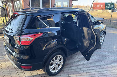 Внедорожник / Кроссовер Ford Escape 2017 в 