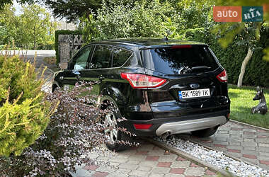 Внедорожник / Кроссовер Ford Escape 2014 в 