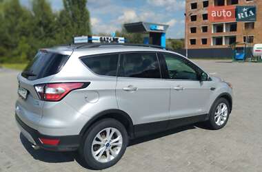 Внедорожник / Кроссовер Ford Escape 2018 в 