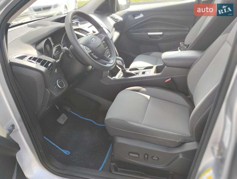 Внедорожник / Кроссовер Ford Escape 2018 в Хмельницком