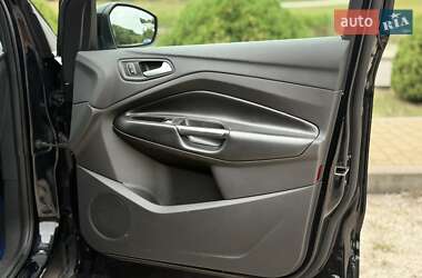 Внедорожник / Кроссовер Ford Escape 2018 в 