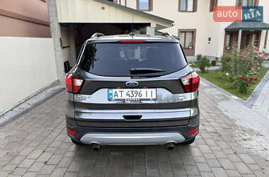 Внедорожник / Кроссовер Ford Escape 2019 в 