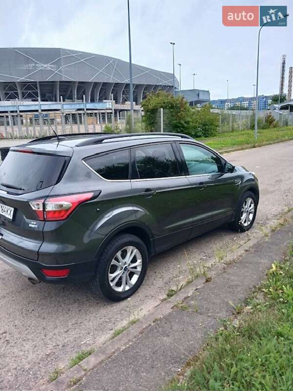 Позашляховик / Кросовер Ford Escape 2017 в Львові
