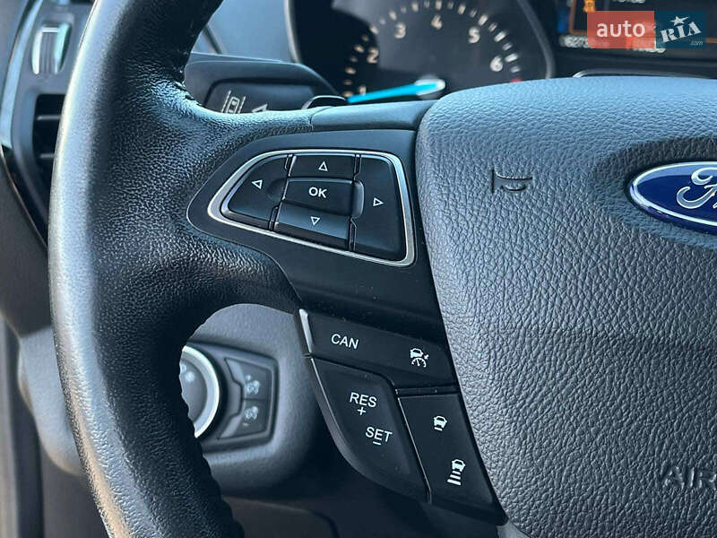Внедорожник / Кроссовер Ford Escape 2017 в Львове