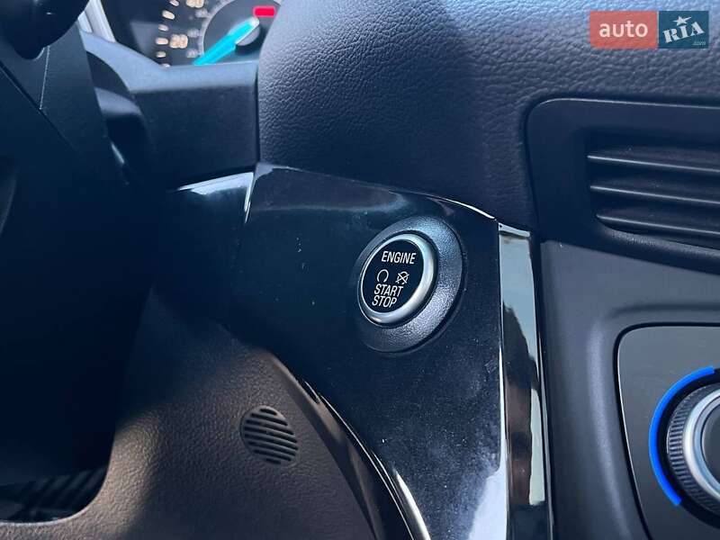 Внедорожник / Кроссовер Ford Escape 2017 в Львове