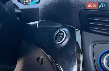 Внедорожник / Кроссовер Ford Escape 2017 в 