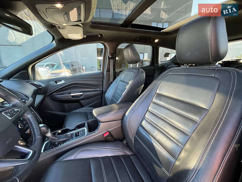 Внедорожник / Кроссовер Ford Escape 2017 в Львове