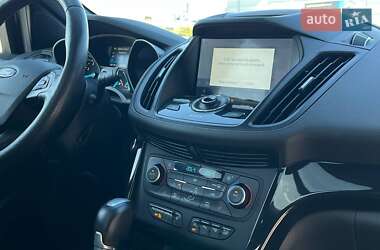 Внедорожник / Кроссовер Ford Escape 2017 в 