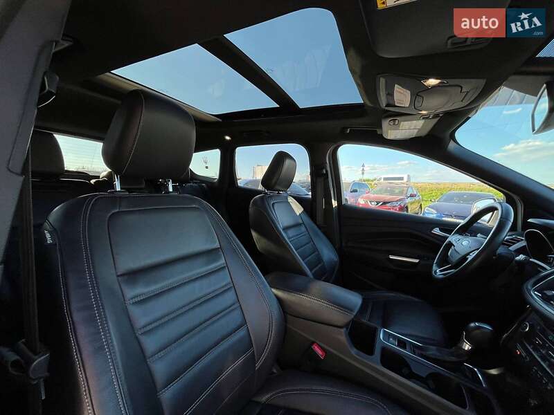 Внедорожник / Кроссовер Ford Escape 2017 в Львове