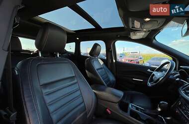 Внедорожник / Кроссовер Ford Escape 2017 в 