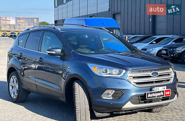 Внедорожник / Кроссовер Ford Escape 2017 в 