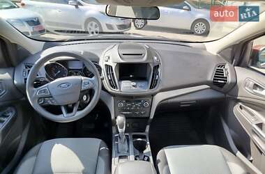 Внедорожник / Кроссовер Ford Escape 2018 в 