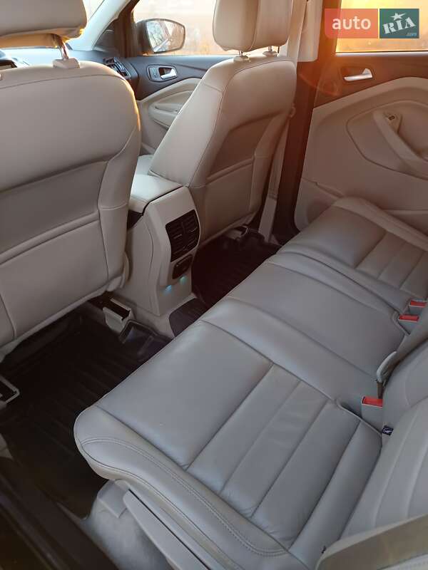 Внедорожник / Кроссовер Ford Escape 2014 в Отынии