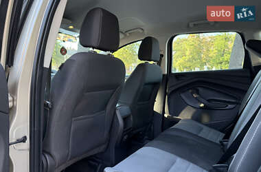 Внедорожник / Кроссовер Ford Escape 2017 в 