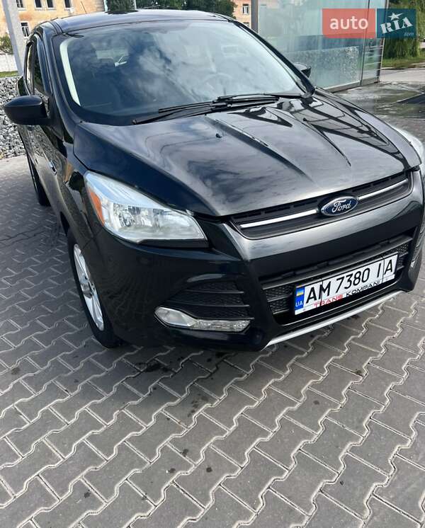 Внедорожник / Кроссовер Ford Escape 2013 в 