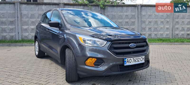 Внедорожник / Кроссовер Ford Escape 2017 в 