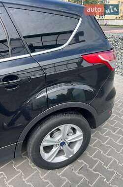 Внедорожник / Кроссовер Ford Escape 2013 в 