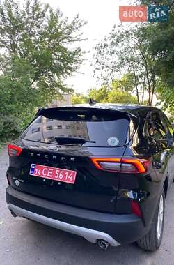 Внедорожник / Кроссовер Ford Escape 2023 в 