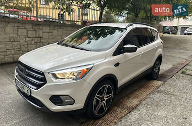 Внедорожник / Кроссовер Ford Escape 2019 в 