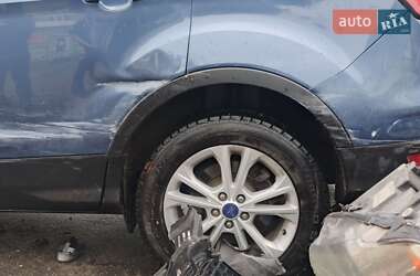 Внедорожник / Кроссовер Ford Escape 2017 в 