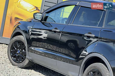 Внедорожник / Кроссовер Ford Escape 2016 в 
