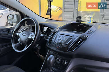 Внедорожник / Кроссовер Ford Escape 2016 в 