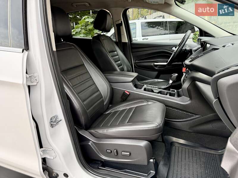 Внедорожник / Кроссовер Ford Escape 2017 в Харькове