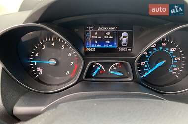 Внедорожник / Кроссовер Ford Escape 2015 в 