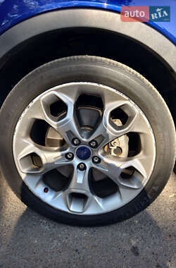 Внедорожник / Кроссовер Ford Escape 2014 в 