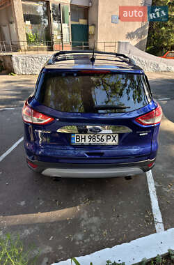 Внедорожник / Кроссовер Ford Escape 2014 в 