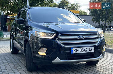 Внедорожник / Кроссовер Ford Escape 2016 в 