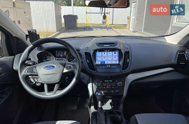 Внедорожник / Кроссовер Ford Escape 2016 в 