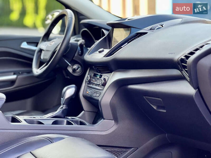 Внедорожник / Кроссовер Ford Escape 2018 в Киеве