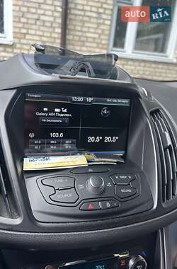 Внедорожник / Кроссовер Ford Escape 2013 в 