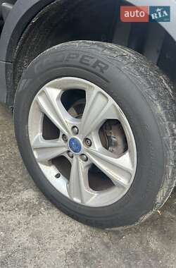 Внедорожник / Кроссовер Ford Escape 2013 в 