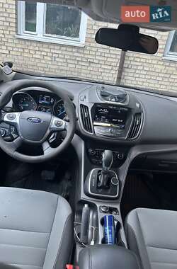 Внедорожник / Кроссовер Ford Escape 2013 в 