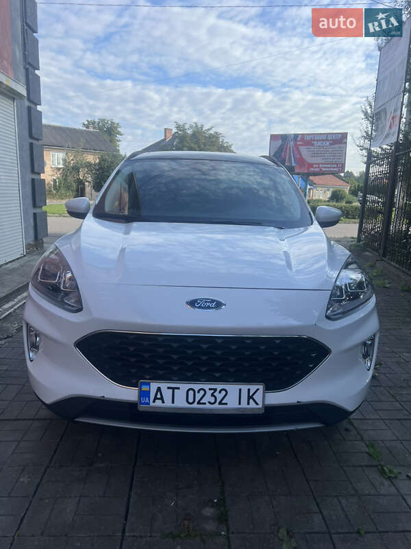 Внедорожник / Кроссовер Ford Escape 2022 в 