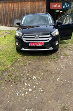 Внедорожник / Кроссовер Ford Escape 2017 в 