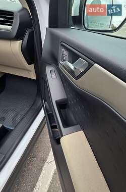 Внедорожник / Кроссовер Ford Escape 2020 в 